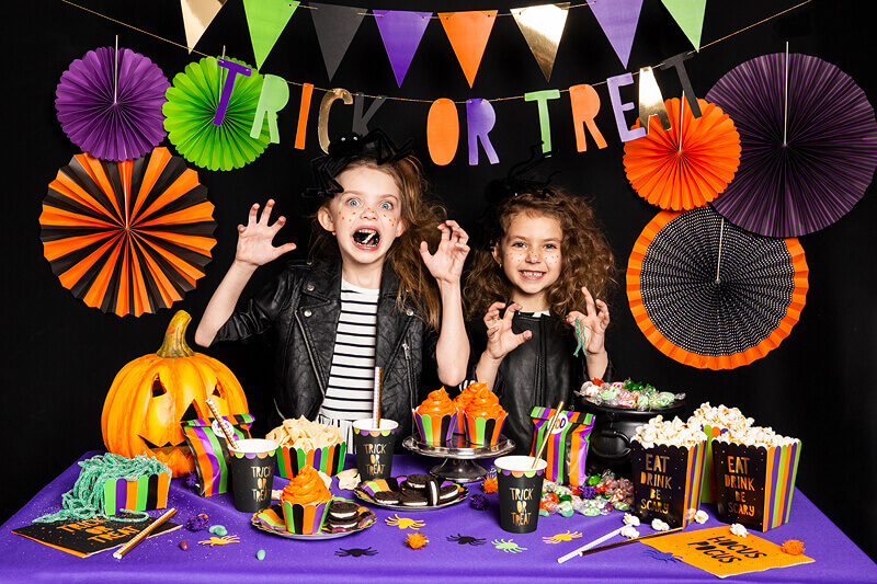 bunte Halloween Mottoparty Deko 