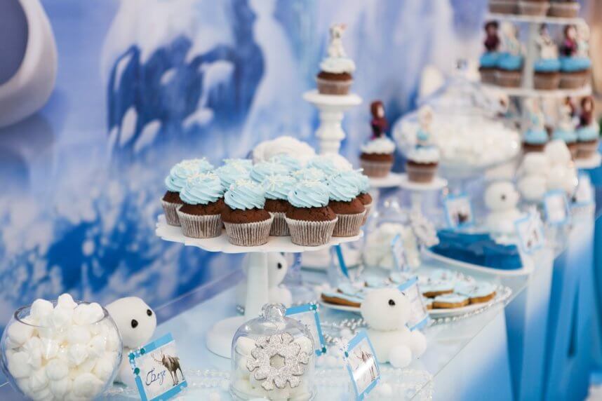 Candy Bar im Frozen Stil zum Kindergeburtstag