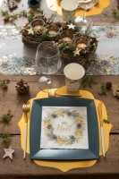 Vorschau: 20 Goldene Joyeux Noël Winterzeit Servietten 33cm