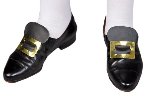 Goldfarbene Schuhschnalle