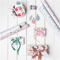 Vorschau: Grünes FSC Geschenkpapier Baumschmuck