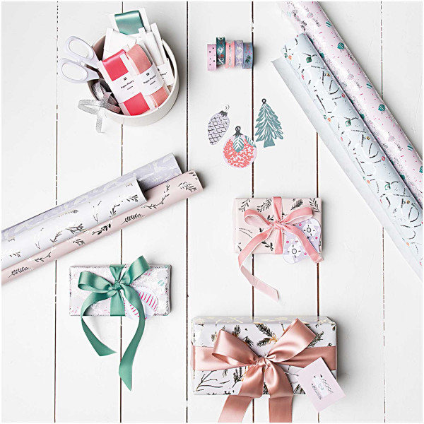 Grünes FSC Geschenkpapier Baumschmuck 4