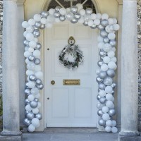 Merry and Bright Ballongirlande