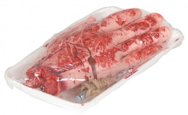 Abgetrennte Hand Blutig In Kühlregal-Verpackung 2