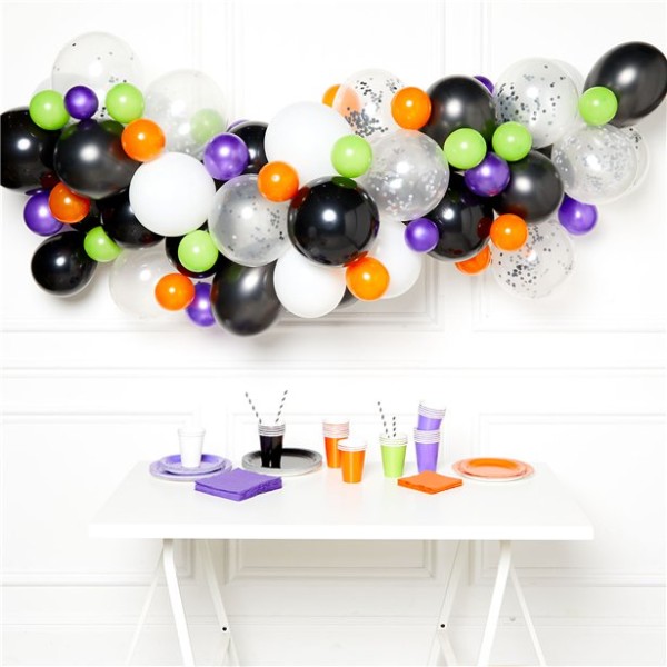 DIY Halloween Ballongirlande Hexenhaus