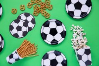 Vorschau: 6 Fußball Pappteller Kick it 18cm