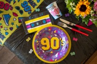 Vorschau: 10 Back to the 90s Pappbecher 270ml