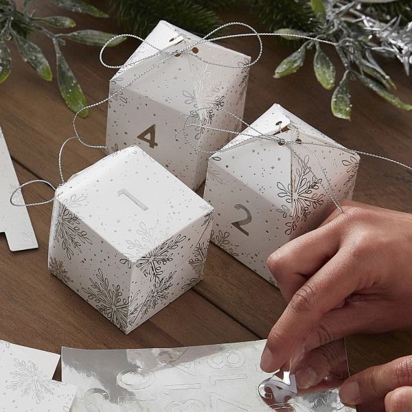 Merry and Bright Adventskalender Boxen