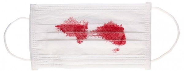 Blutige Mund-Nase Maske