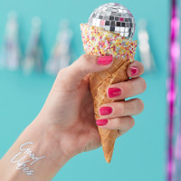 Vorschau: 16 Holografische Disco Night Tattoos