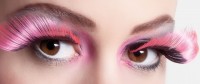 Geschwungene Pinke Wimpern