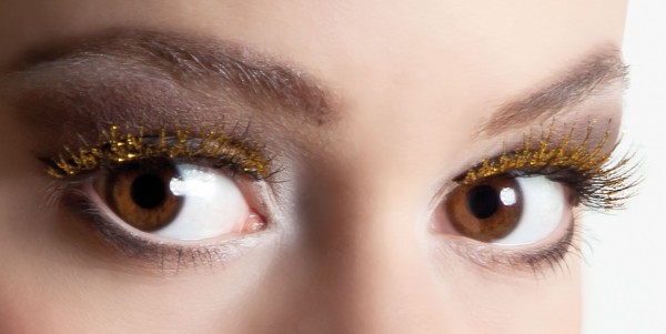 Goldene Glitzer Wimpern