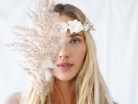 Vorschau: Weißer Boho Blumenkranz 18cm