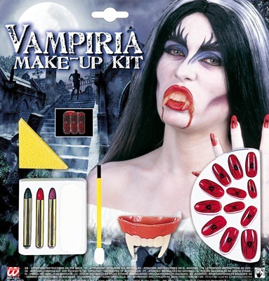 Halloween Schminke Vampir Lady Mit Blut Und Fingernägeln