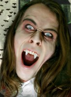 Vorschau: Schaurige Vampirzähne Deluxe