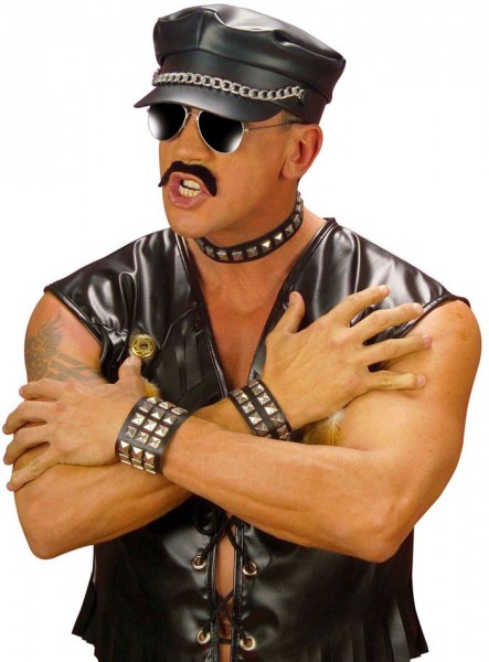 Rockiges Nietenarmband Dreireihig 4