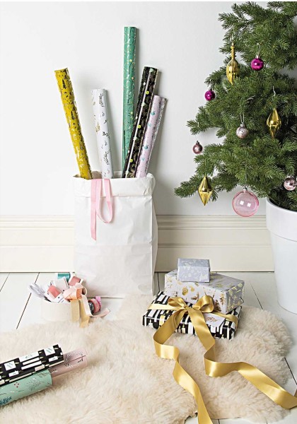 Weißes FSC Geschenkpapier Winterwald 3