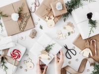 10 Holz Weihnachtsanhänger natur