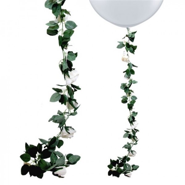 Weiße Rosen Blumengirlande 1,75m